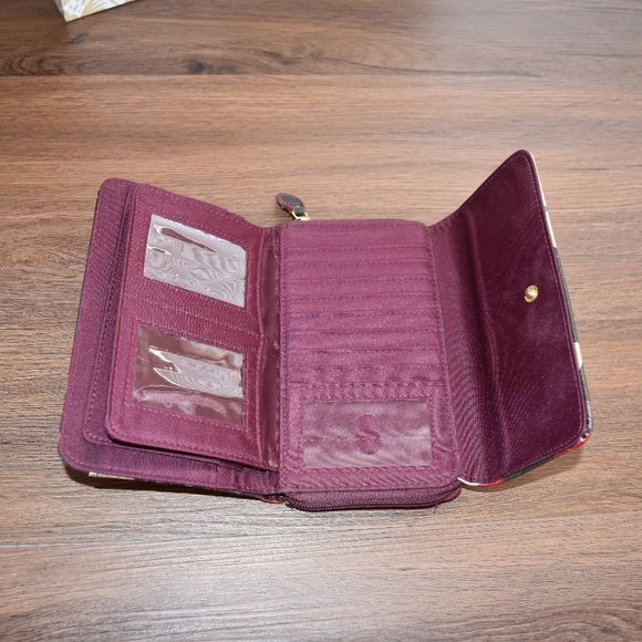 USED Wallet - Picture 6 of 15
